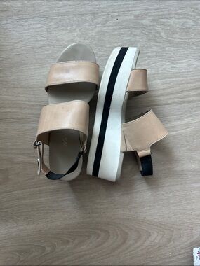 Via Spiga Tan Platform Slide Sandals with Black Accent